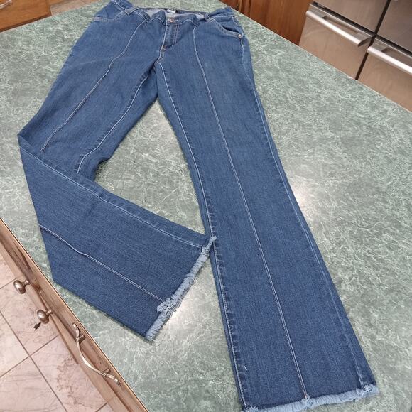 Venus Denim jeans Women's Size 12 Front Back Seam Frayed Hem Hippie Boho Trendy - Picture 1 of 11